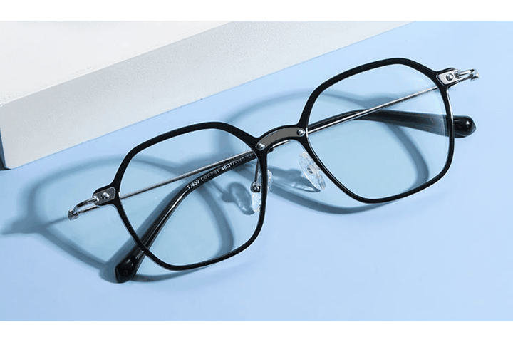 Gafas modelo EPIO859, diseño moderno, ideal para uso diario